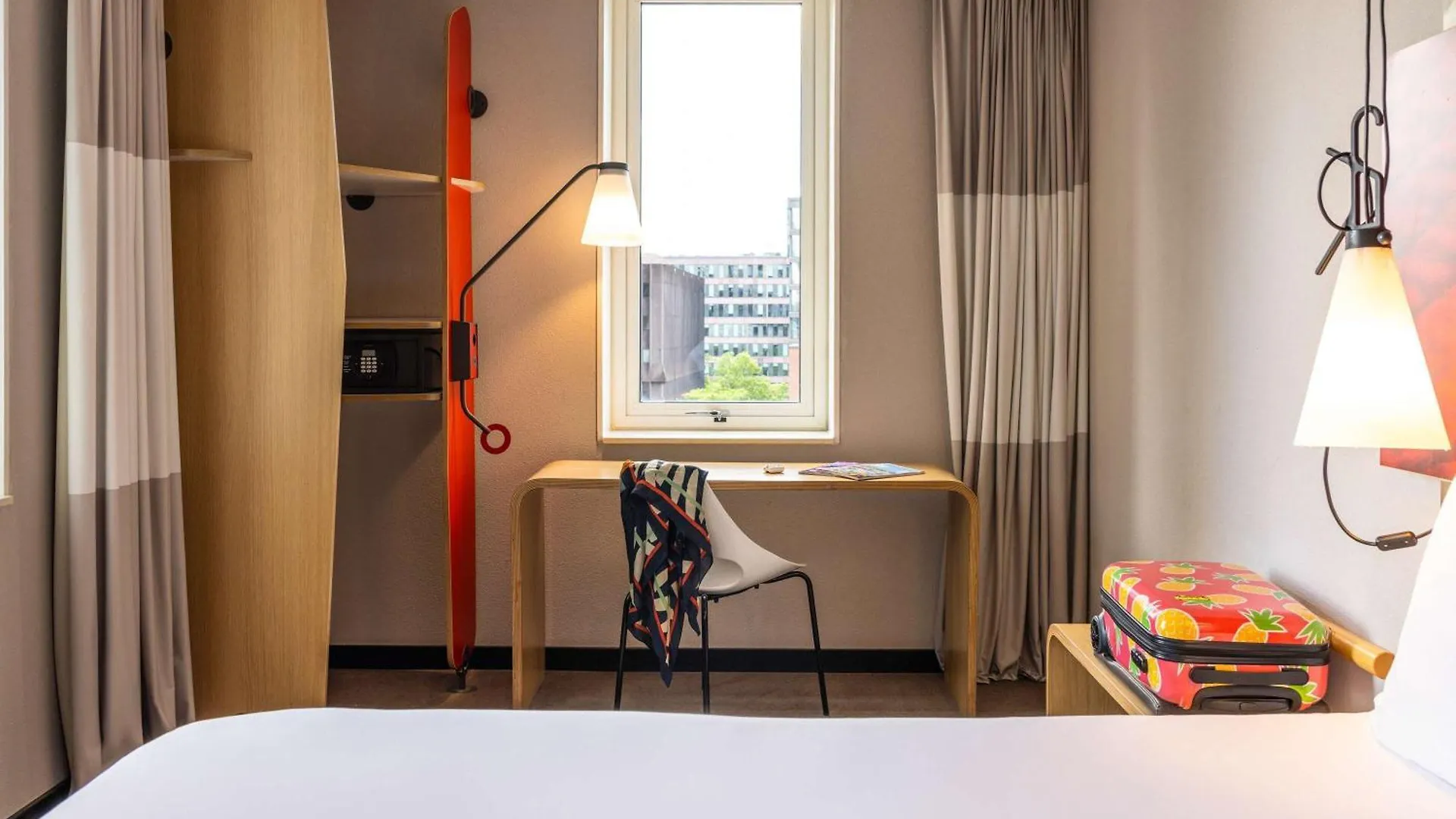 Отель Ibis Rotterdam City Centre