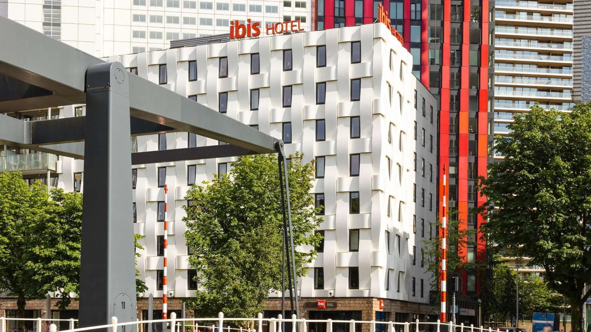 Отель Ibis Rotterdam City Centre